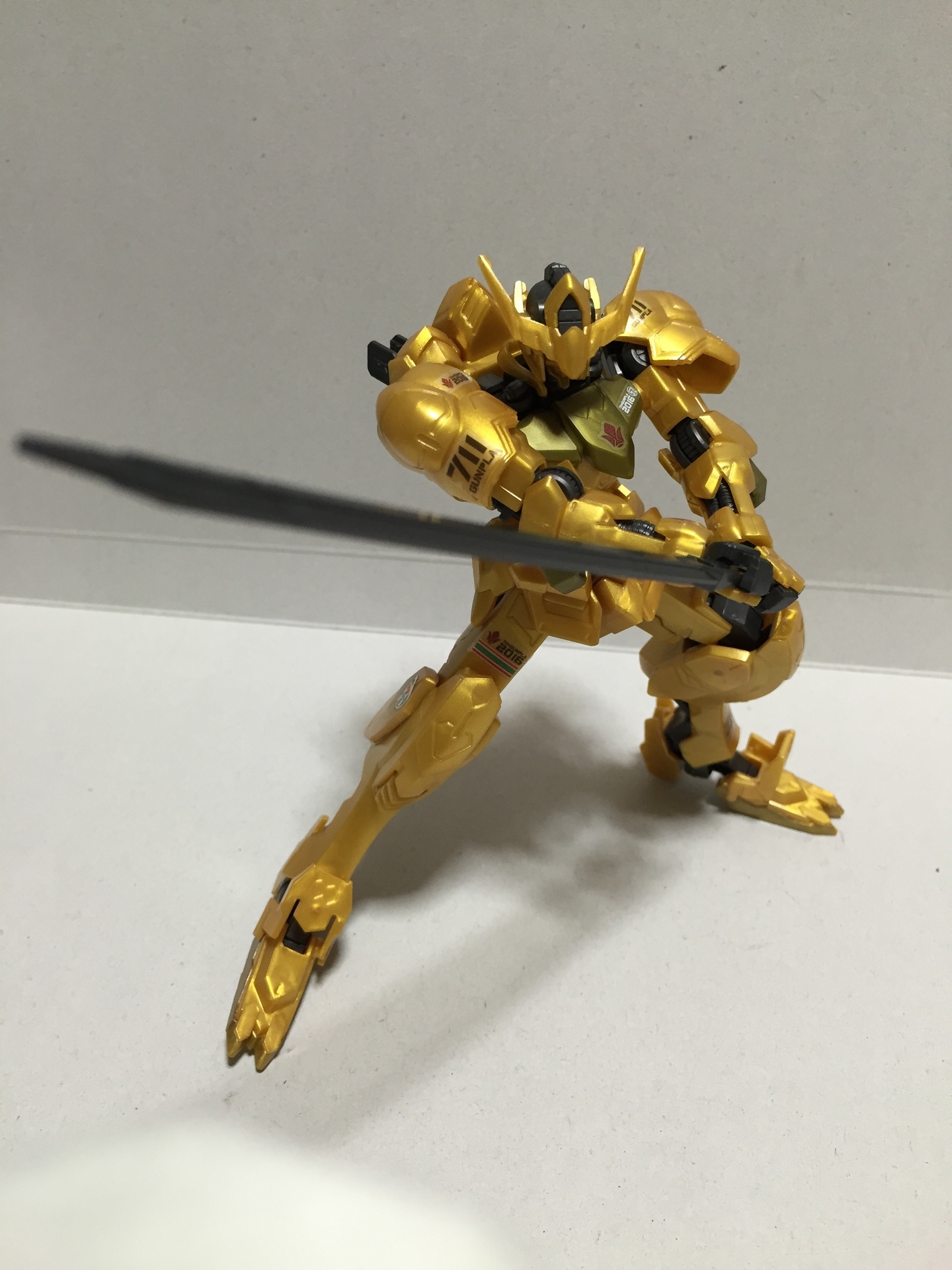 【新品】機動戦士ガンダム HG ガンダムバルバトス ゴールドメッキVer. HGガンダムバルバトス【ゴールドメッキver】｜はくたくさんの